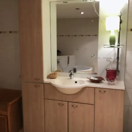 Ferienhaus Kleines Gemütliches Fachwerkhaus Für Vier Gäste Reinhardtsdorf-Schona